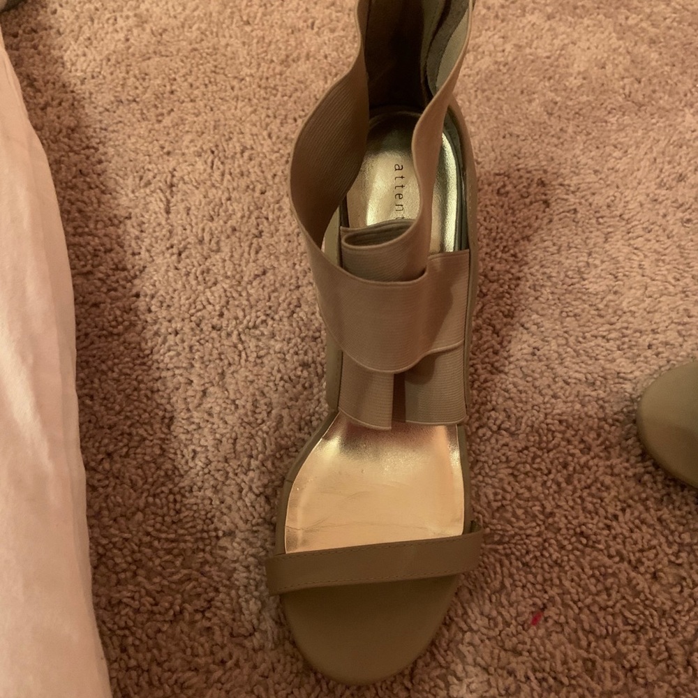 Heels - Picture 3 of 4
